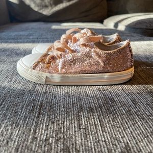Child rose gold/pink glitter size 10 converse